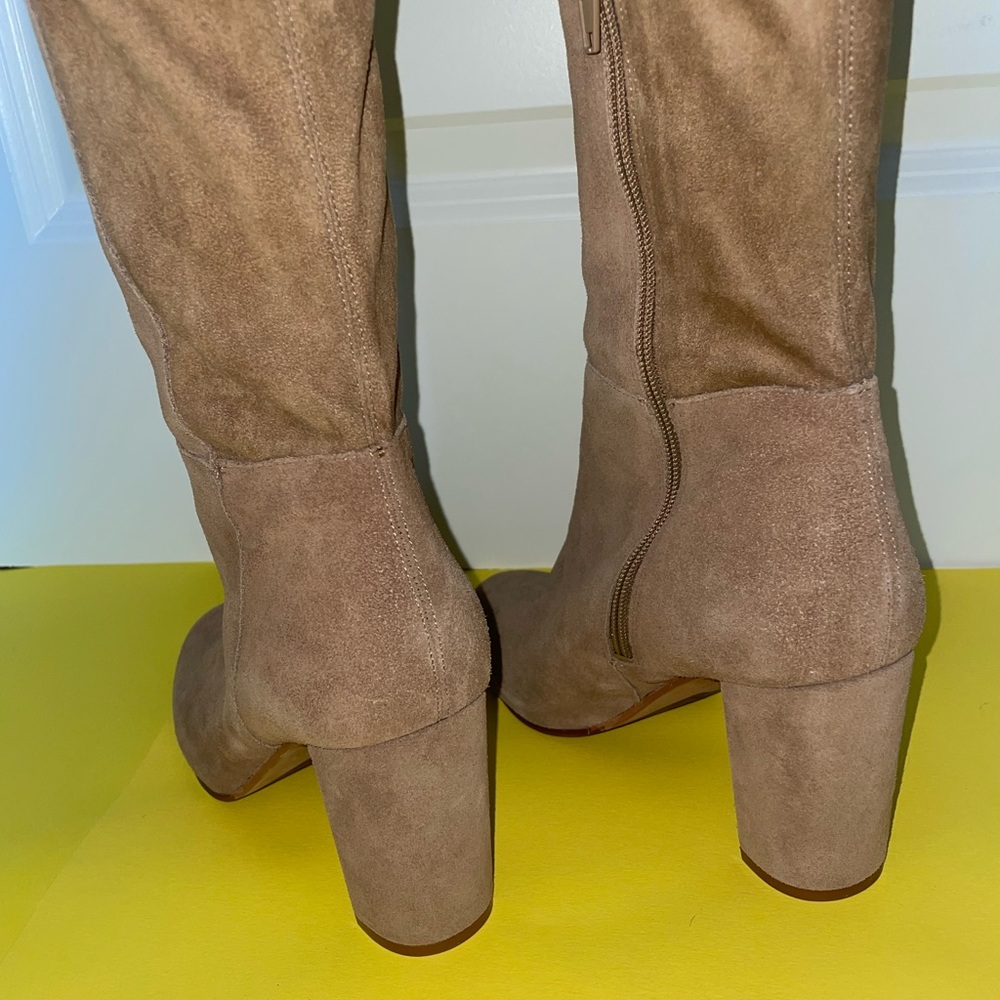 Vince Camuto Beige Suede Boots. Size 8.5 - Picture 8 of 11